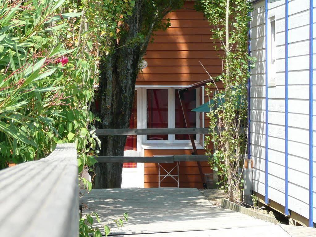Appart hôtel Bungalows&rooms - Gît'ôstal 2*