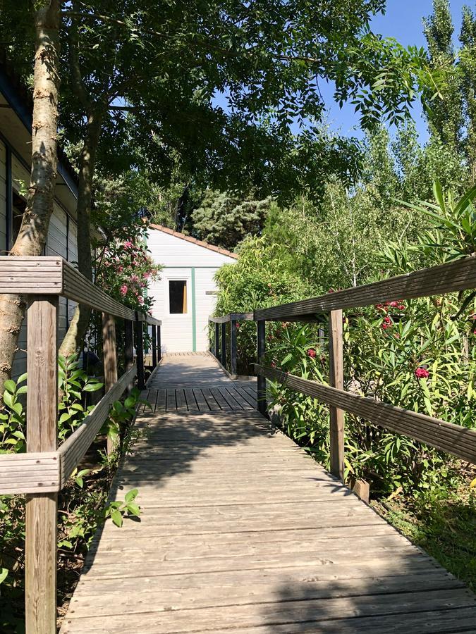 Appart hôtel Bungalows&rooms - Gît'ôstal 2*